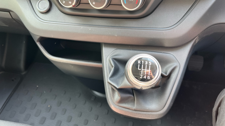 Renault Trafic Swb Diesel SL30 Blue dCi 130 Advance [Safety] Van